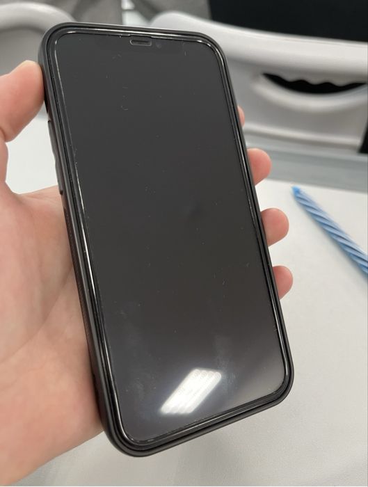 Продам телефон айфон 12 на 128гб