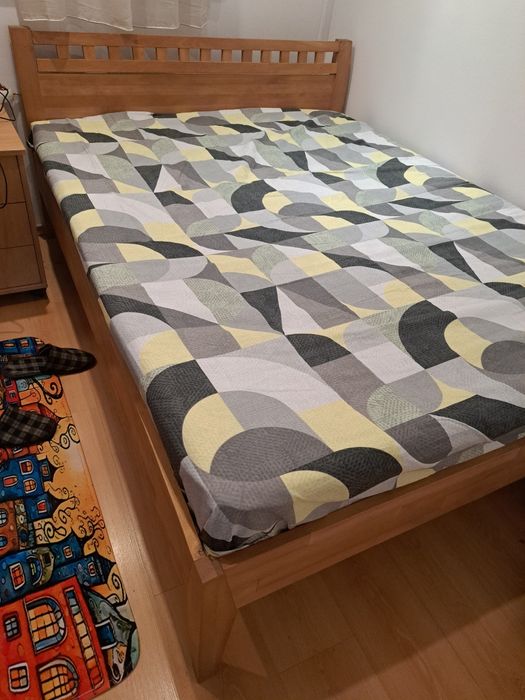 Спалня, Като нова, Масивно дърво, с Матрак 140*190