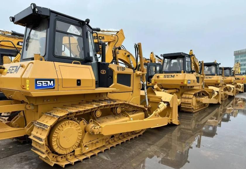 Бульдозер SEM 818F . Рассрочкага!