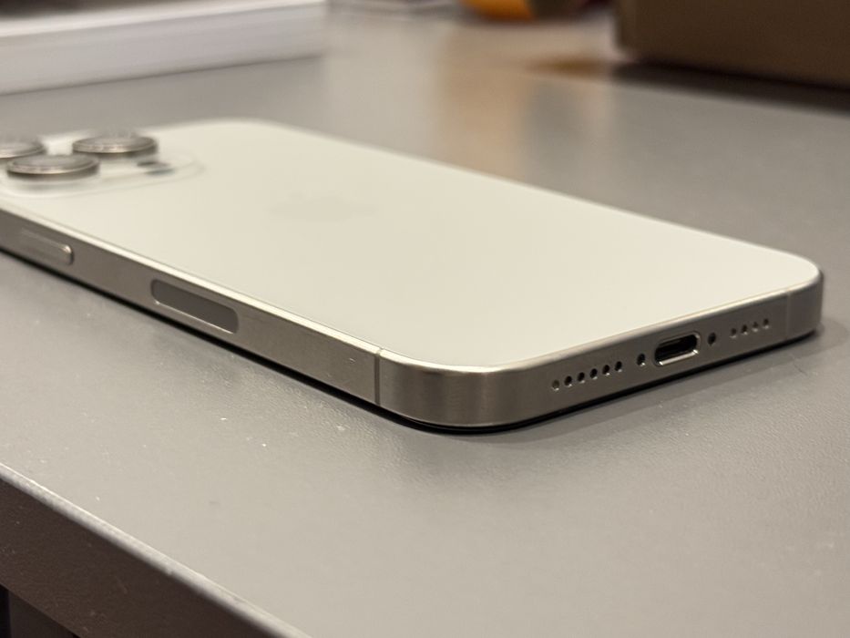 IPhone 15 Pro Max, 256GB, e-Sim в идеальном состоянии