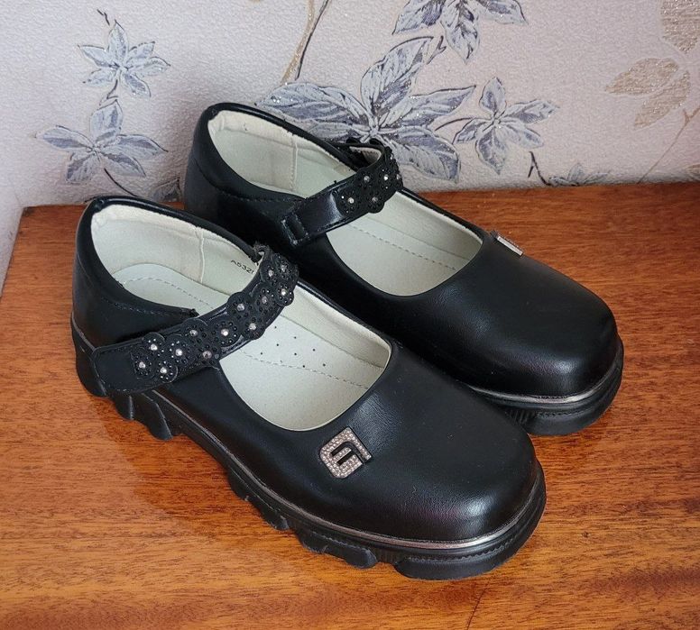 Обувь на девочку 6-7 лет