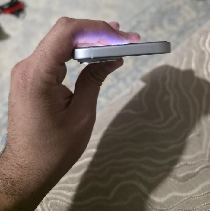 iPhone 15 128gb.