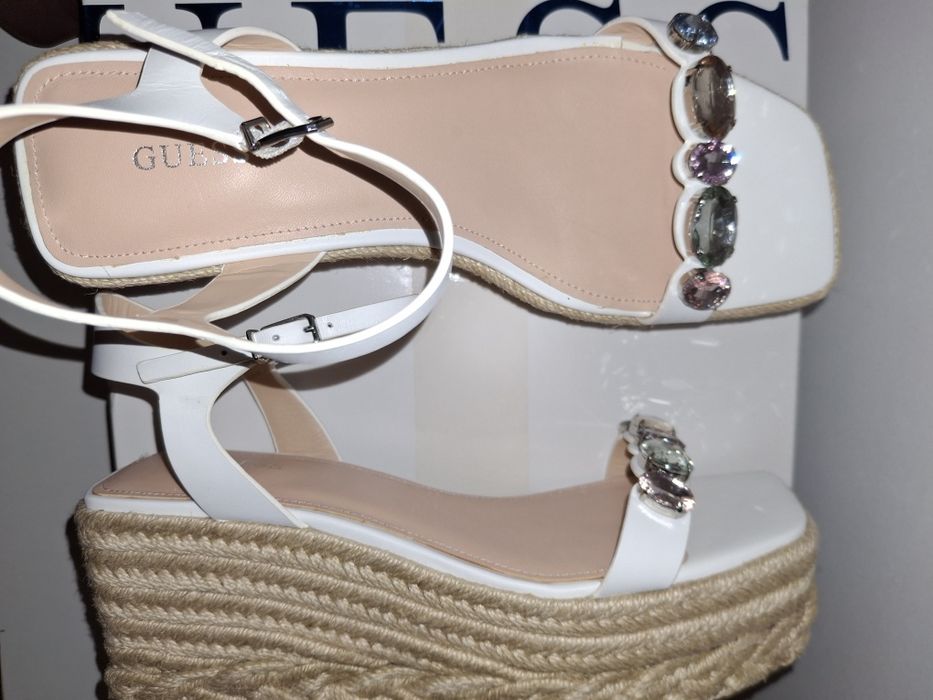 Sandale Guess  de vanzare