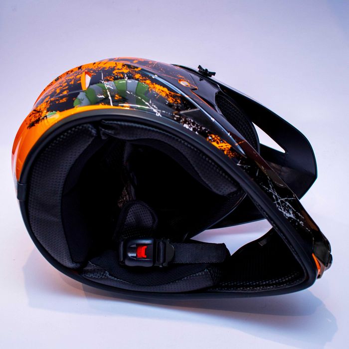 Каска подходяща за мотокрос , планински велосипед , ел. тротинетка