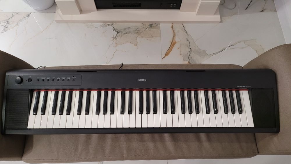 De vânzare orga Yamaha piagero np 11