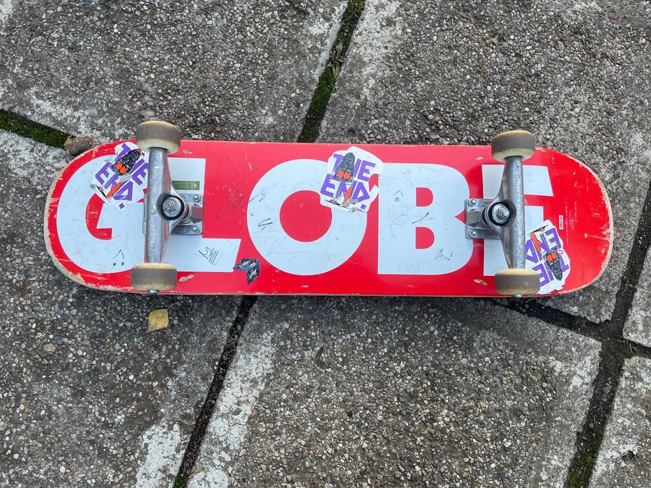Skateboard Globe