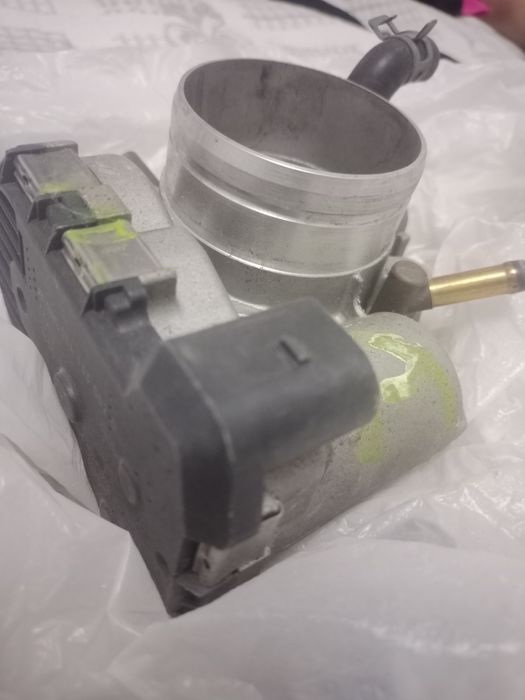 Продам дроссельную заслонку