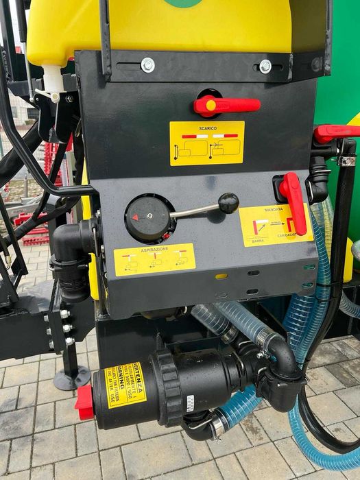 Masina erbicidat tractata CUISER 3000- RICOSMA(Italia)