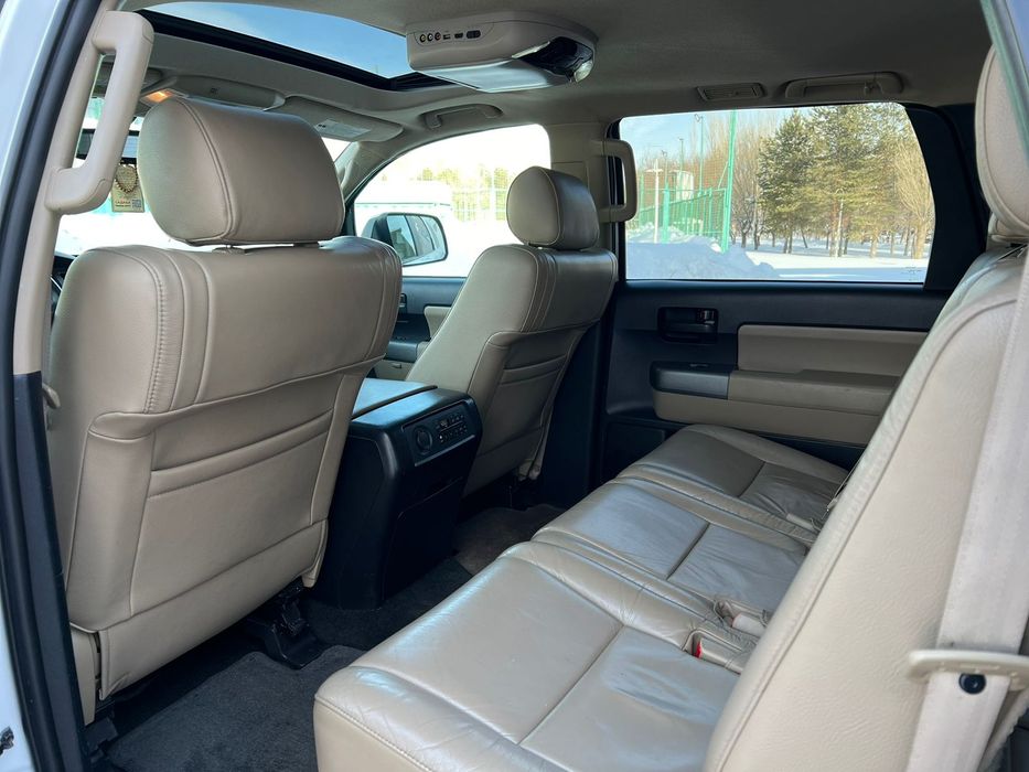 Тойота 33.5 млн обмен на квартиру в астане !