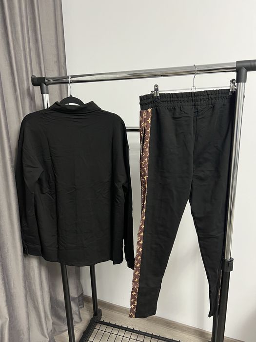 Compleu LOUIS VUITTON super calitate