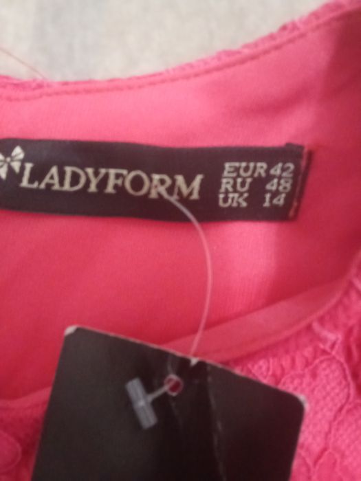 Продам новое платье