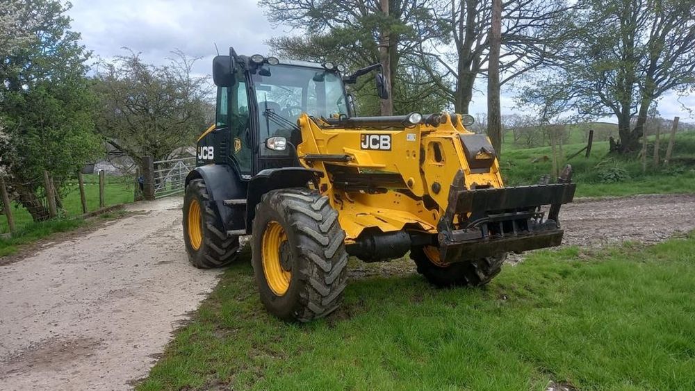 Inchiriez buldoexcavator,miniexcavator, manitou incarcator telescopic