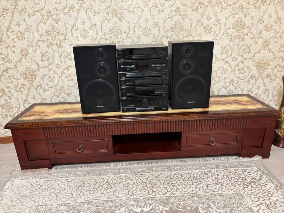 Консоль. Подставка для телевизора