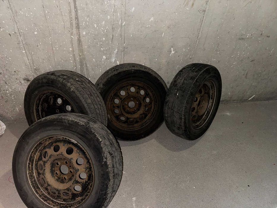 Комплект зимни гуми