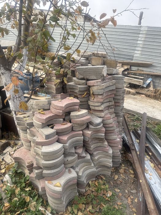 Брусчатки около около 400 шт