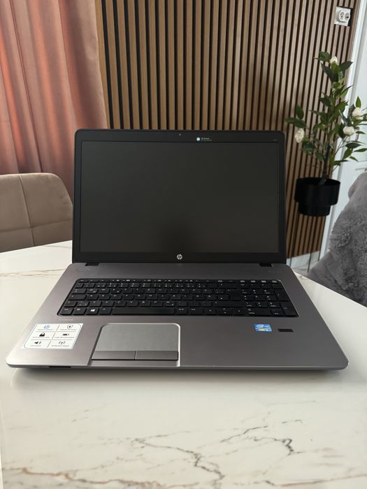 Laptop HP ProBook 470 17.6 inch / i5, 4gb ram, 500 HDD.