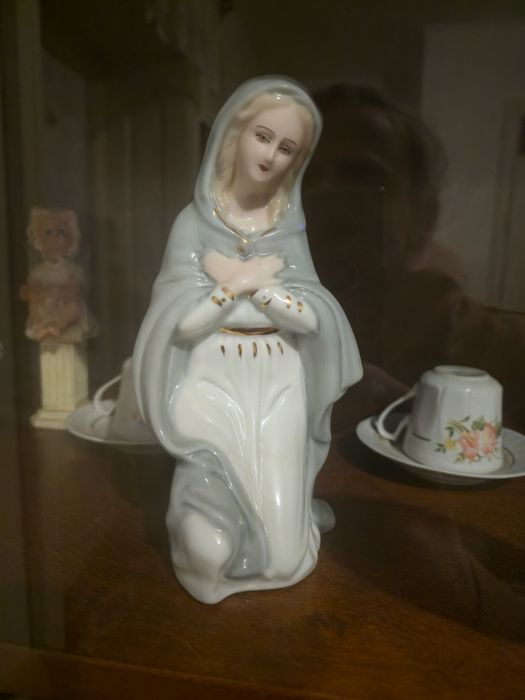 Vând bibelouri vechi