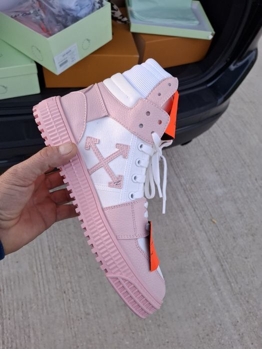 Off White 3.0. Roz .  700 RON.  36 -42