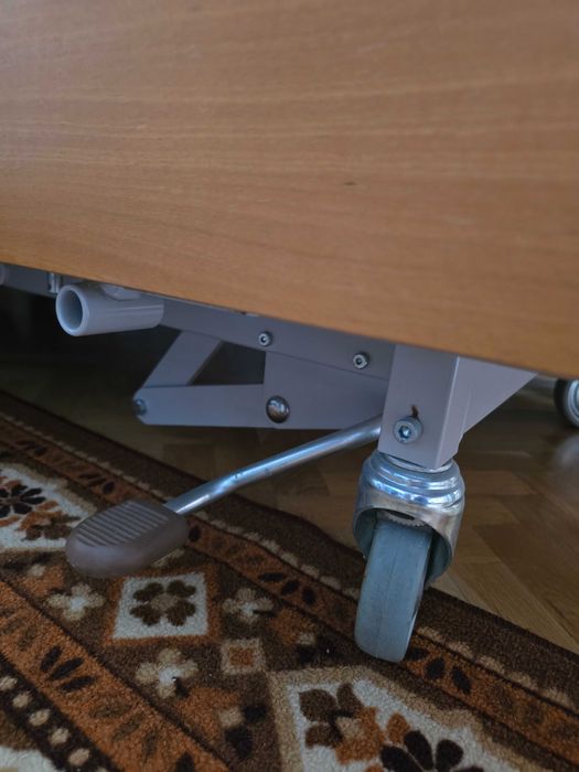 Болнично легло с помпа и декубитален матрак швейцарско Embru