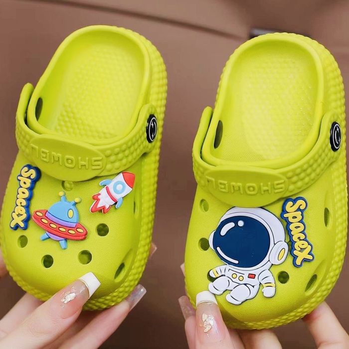 Продам кроксы новые