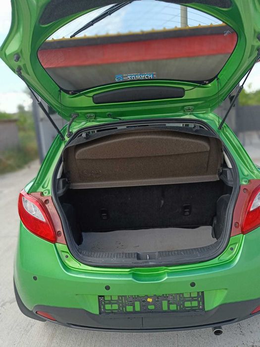 MAZDA 2 2010 — imagine 5