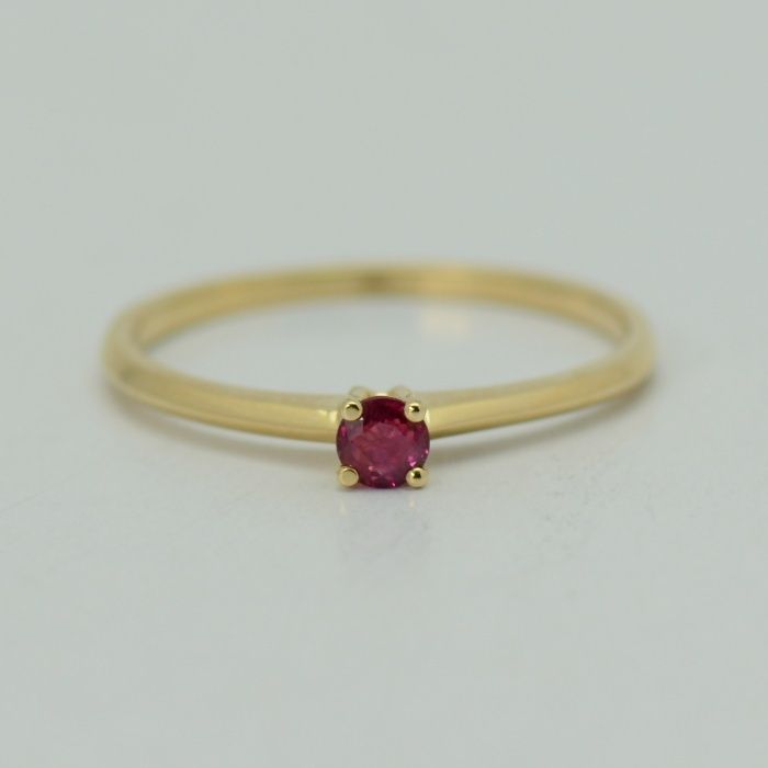 Inel cu rubin aur galben/alb 18k cod 6031,3753