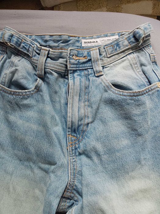 Дънки  Bershka  EUR 32