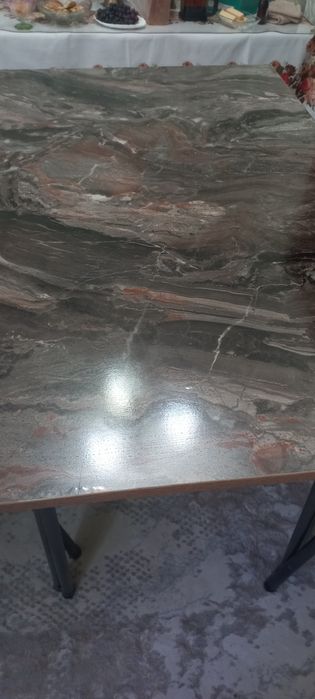 Продается стол кухонный,бу