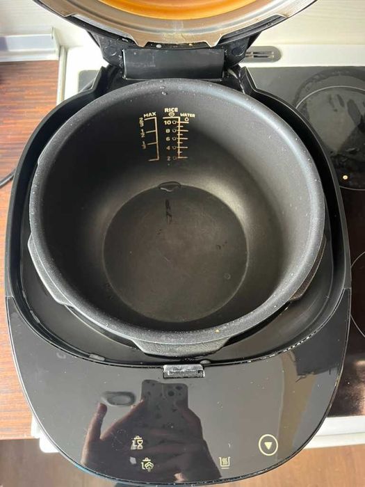 Продавам Мултикукър PHILIPS ALL-IN-ONE HD2151/40 ЧЕРЕН, ALL-IN-ONE