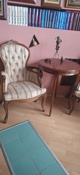 Троен сет ретро маса и столове