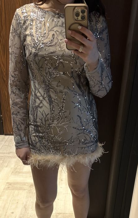 Официална рокля с пера