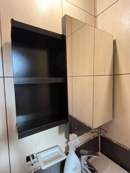 Dulap cu oglindă pentru baie – stare foarte bună