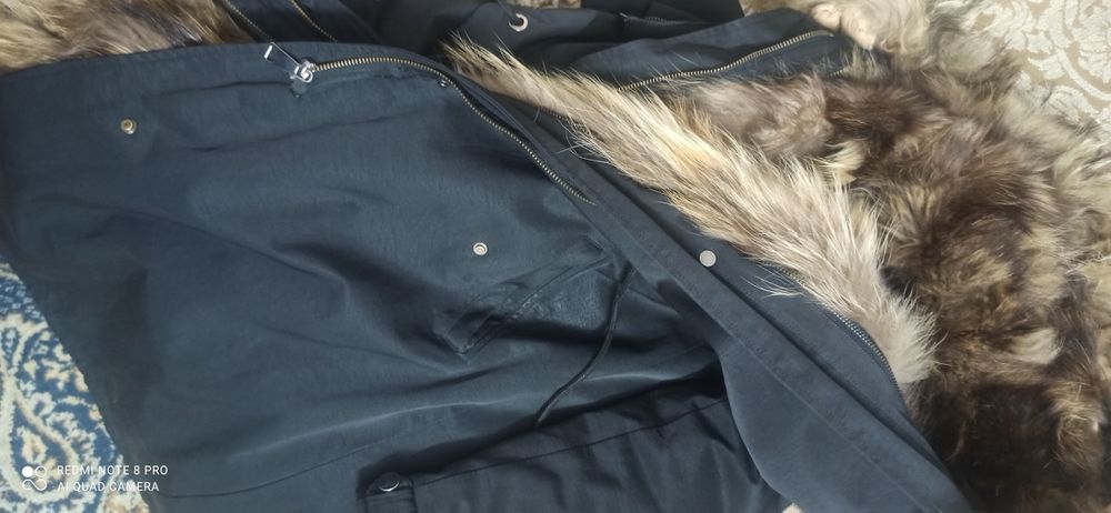 Продам парка черный
