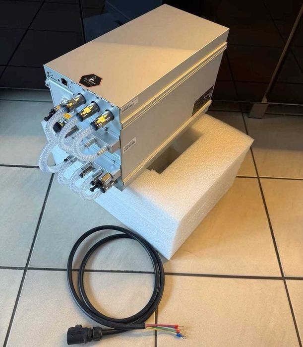 Antminer S23 Hydro 563T Bitcoin Miner