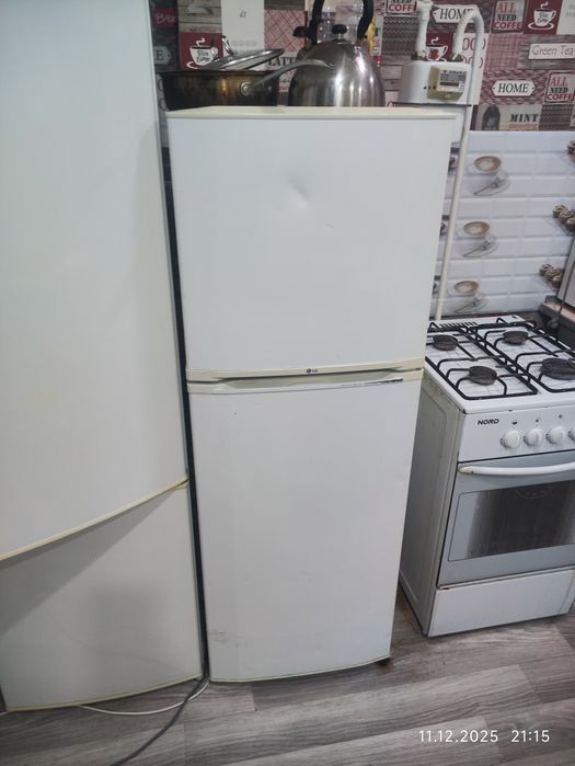 Продам Холодильник LG