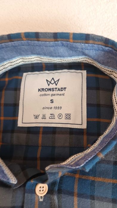 Мъжки ризи размер S. Ризите са запазени, в много добро състояние.