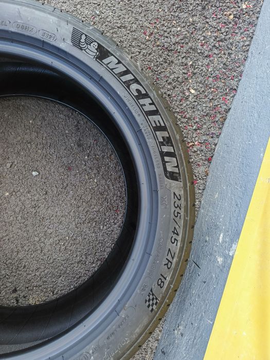 235.45.18 Michelin Vara Second-hand