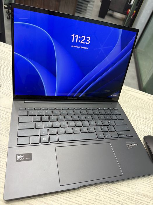 ASUS Zenbook 14 core Ultra5