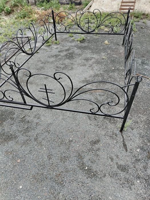 Оградки,калитки на зират