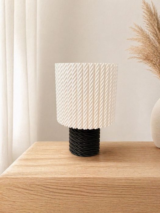 Модерна Настолна Лампа