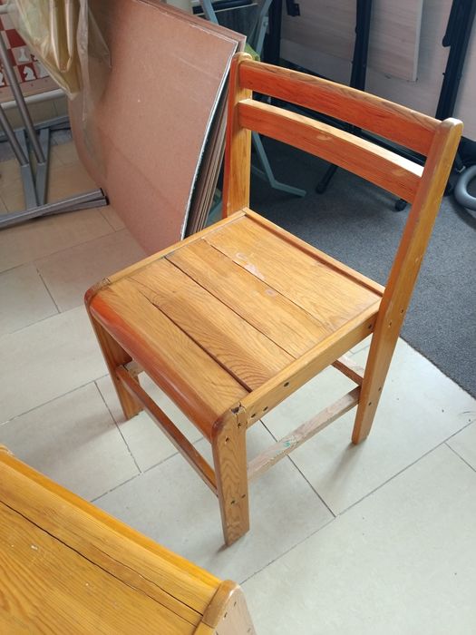 Продам стулья деревянные детские