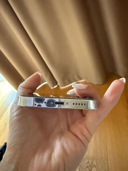 Продавам iphone 14 pro/256
