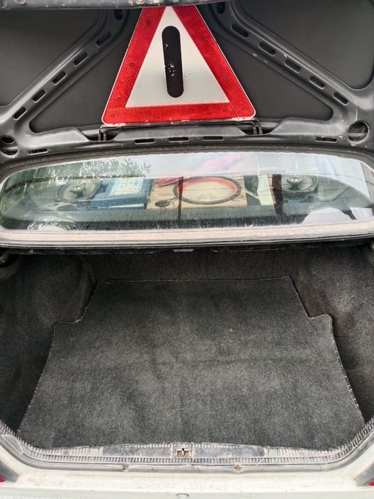 Продам автомобиль мерседес бенс 124