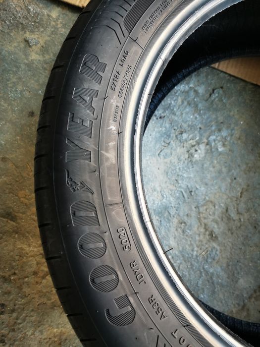 2 броя 215/55/17 Goodyear Efficient Grip дот:5020