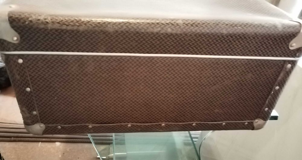 Голям здрав ретро винтидж куфар