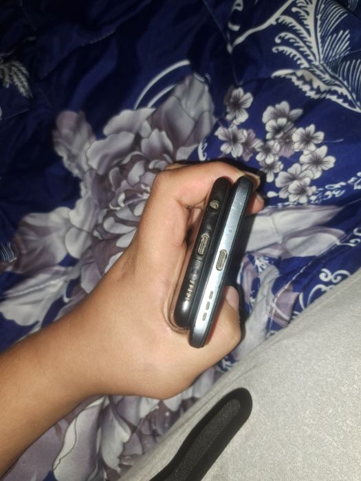 Vand telefoane de piese!!! Samsung a20e si redmi note 12 5g