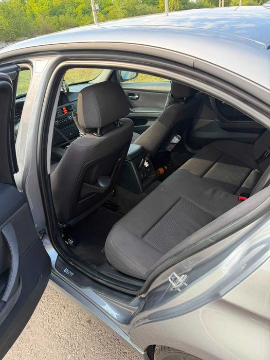 Vand BMW seria 3 e90 facelift