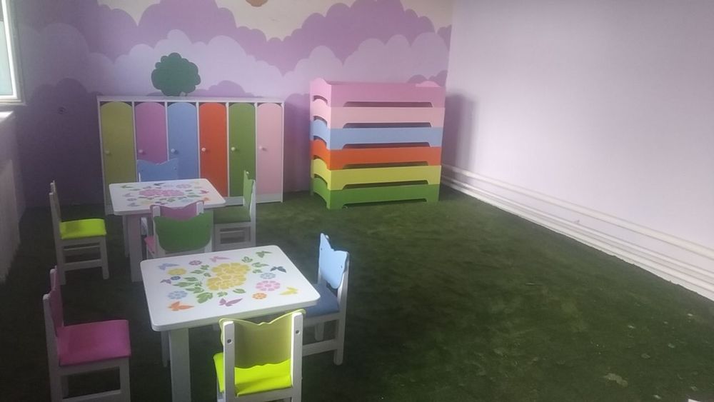 Detskiy mebl ustol ustul karavat shaf