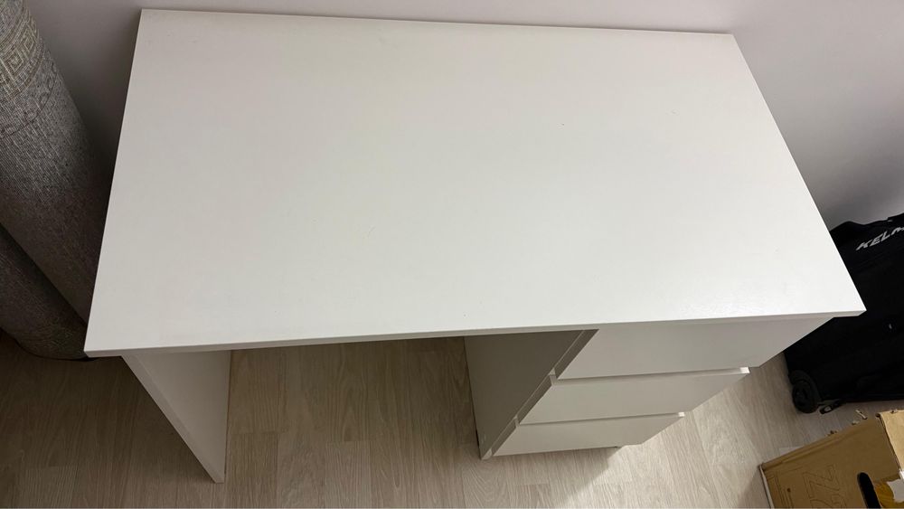 Продается отличный Парта Стол