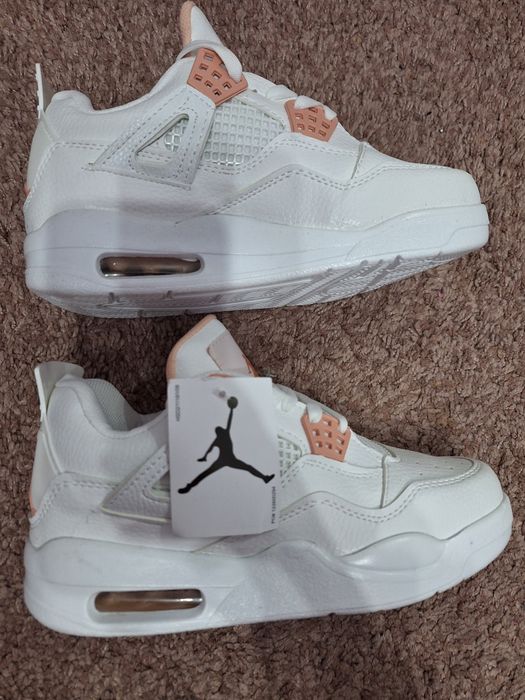 Дамски спортни кецове